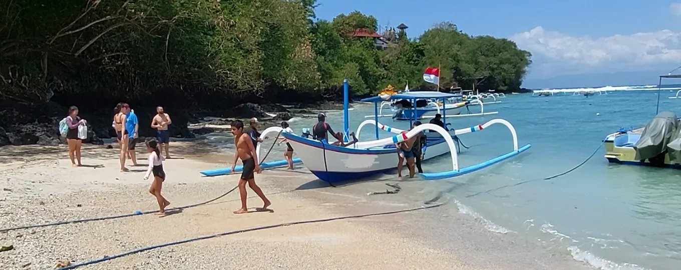 blue-lagoon-snorkeling-bali-ocean